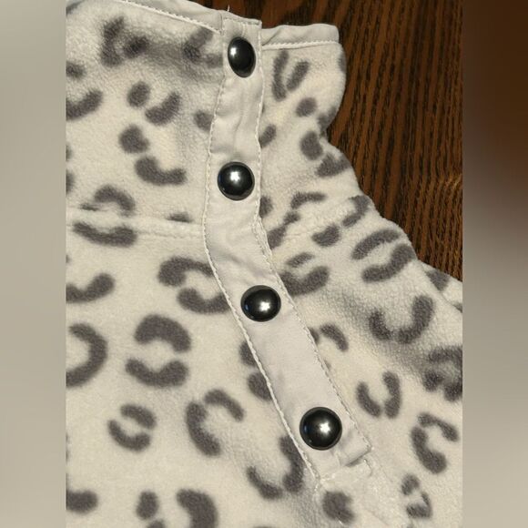 Green Tea Cream and Gray Leopard Print Fleece Pullover‎ Jacket size M EUC - Picture 7 of 15